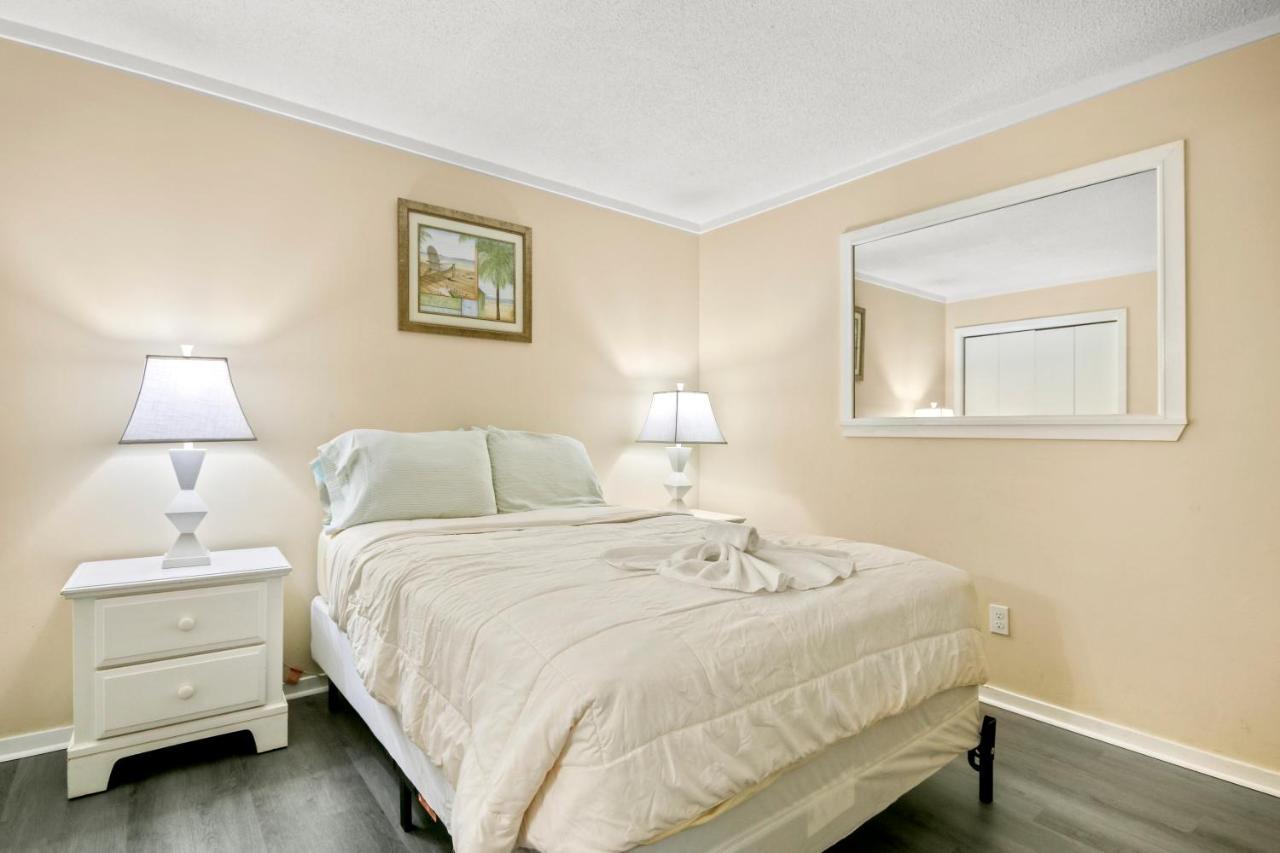 On The Beach 2 Bed 2 Bath 3Rd Floor Condo Myrtle Beach Dış mekan fotoğraf